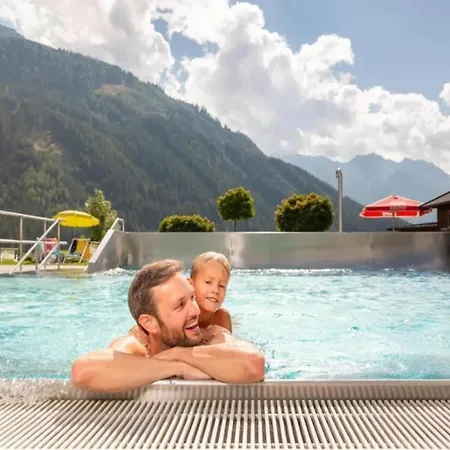 Tranquil Mountain For 8 Wald im Pinzgau